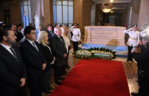 Jaldo encabezó el homenaje por el 216° aniversario del nacimiento de Alberdi