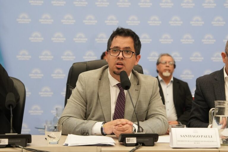 Santiago Pauli: “Argentina hoy puede plantarse por Malvinas porque económicamente está firme”