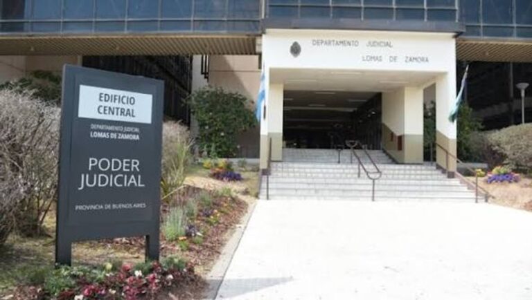 Familiares de víctimas de inseguridad marchan a los tribunales de Lomas de Zamora