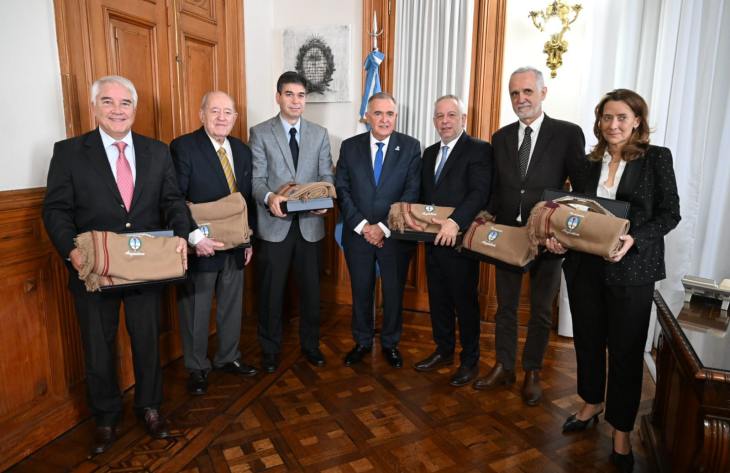 Jaldo recibió en Casa de Gobierno a representantes de ADEPA