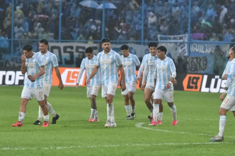Atlético Tucumán cayó ante River sobre el final, pero dejó una muestra de carácter