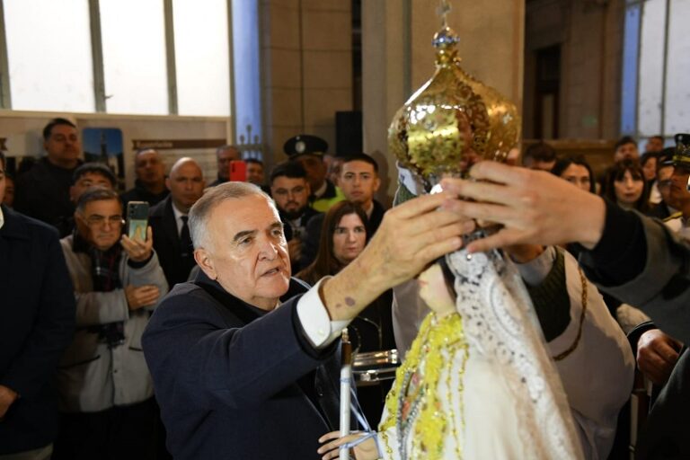 La Virgen de la Merced llegó a Casa de Gobierno en el inicio de las fiestas patronales