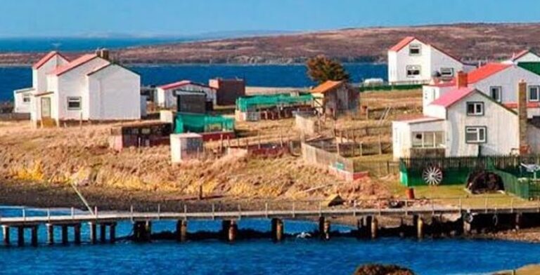 Tierra del Fuego: docentes reclamaron $3,1 millones frente a sueldos iniciales de $1,3 millones