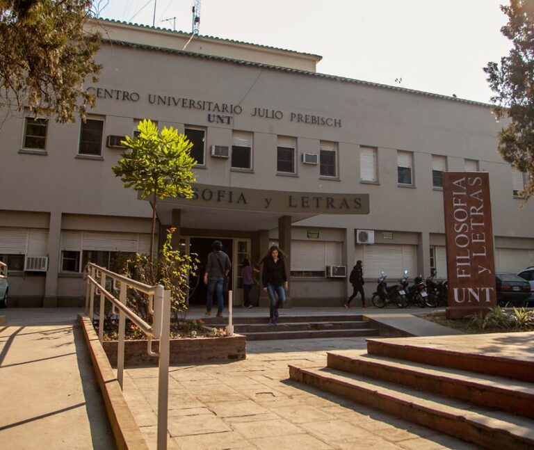 Tucumán: la Policía investiga denuncias de amenazas e ingresos de agentes a la UNT