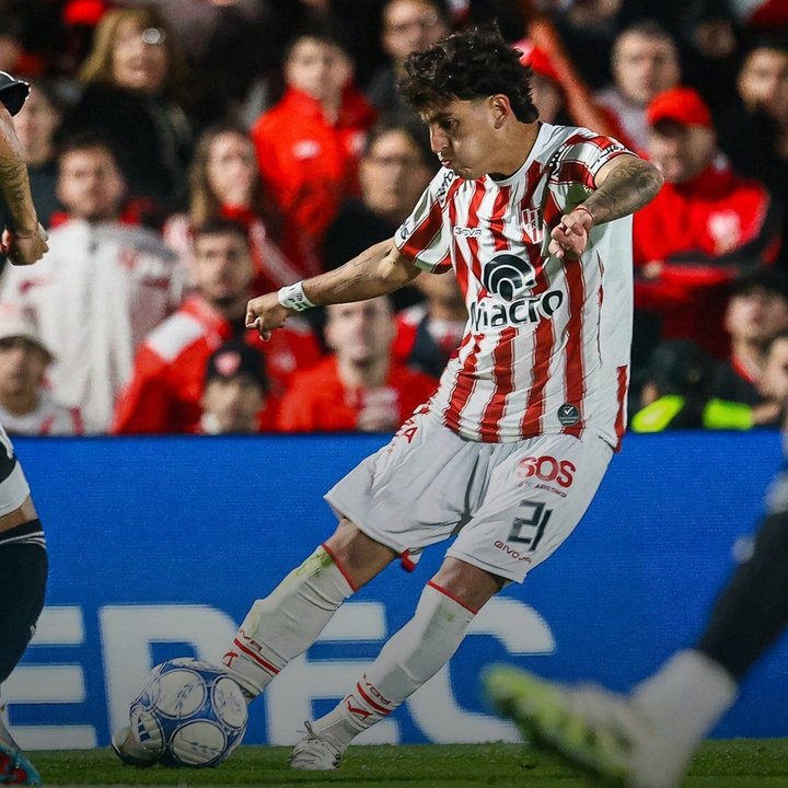 Instituto venció a Riestra y quedó a un paso de asegurarse el primer puesto en la Zona A