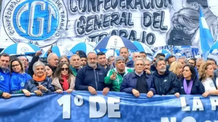 La CGT denuncia una “crisis profunda” de la industria y marcha contra el modelo económico de Milei